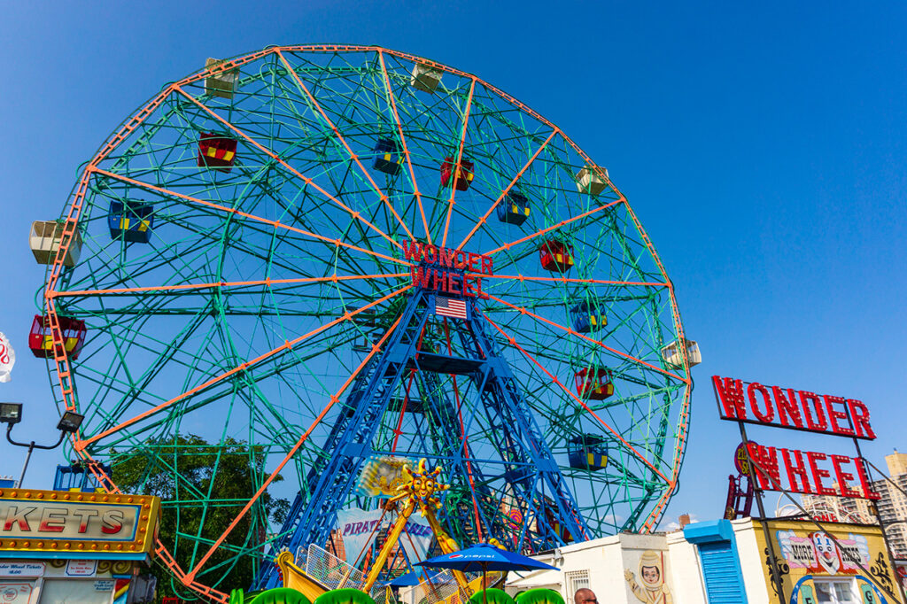 Wonder Wheel Theme park New York